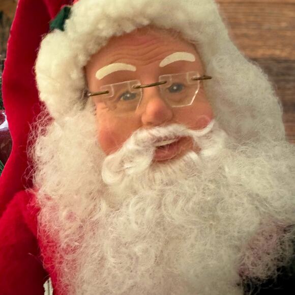 1994 Holiday Creations Animated Santa & Mrs. Claus on Wooden Bench – Santa Moves - Picture 3 of 12